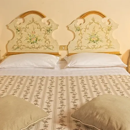 Vecchio Borgo Di Inalbi Séjour à la ferme *